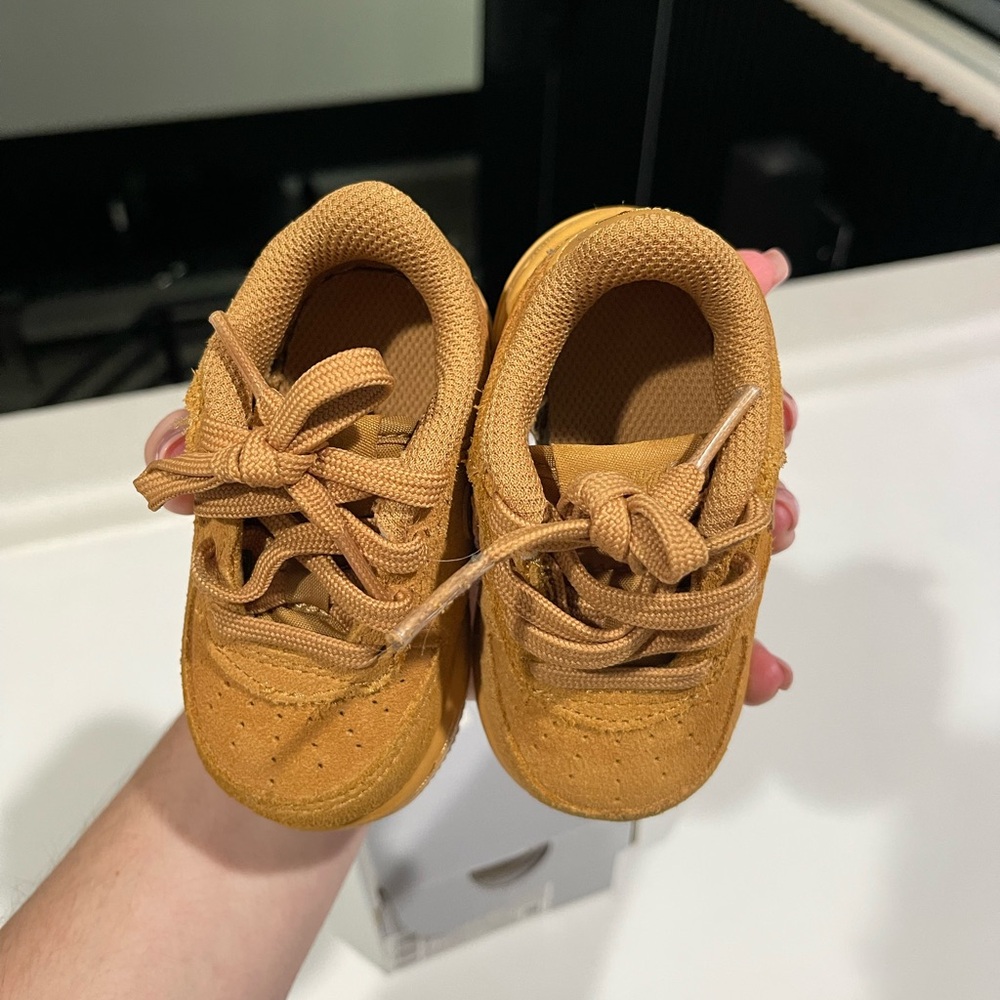 Nike Kids Brown Sneakers - Picture 3 of 5